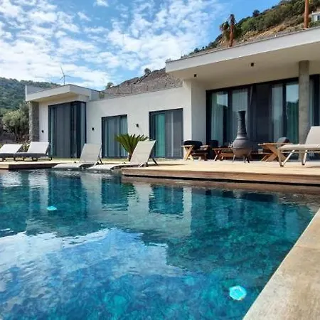 Luxury Villasea View And Private Pool