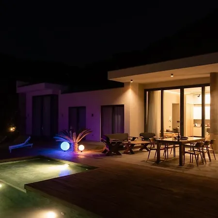 Luxury Villasea View And Private Pool Αλικαρνασσός